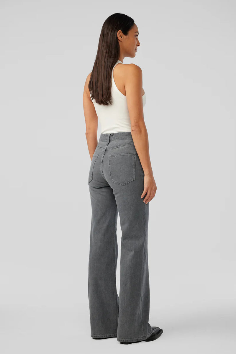 Ms. Jones Mid-Rise Boot Cut - Tempesta Grey